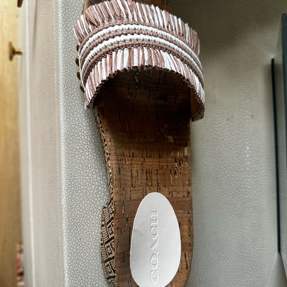 Coach resort sandals in tan and white size 10. - Picture 3 of 6